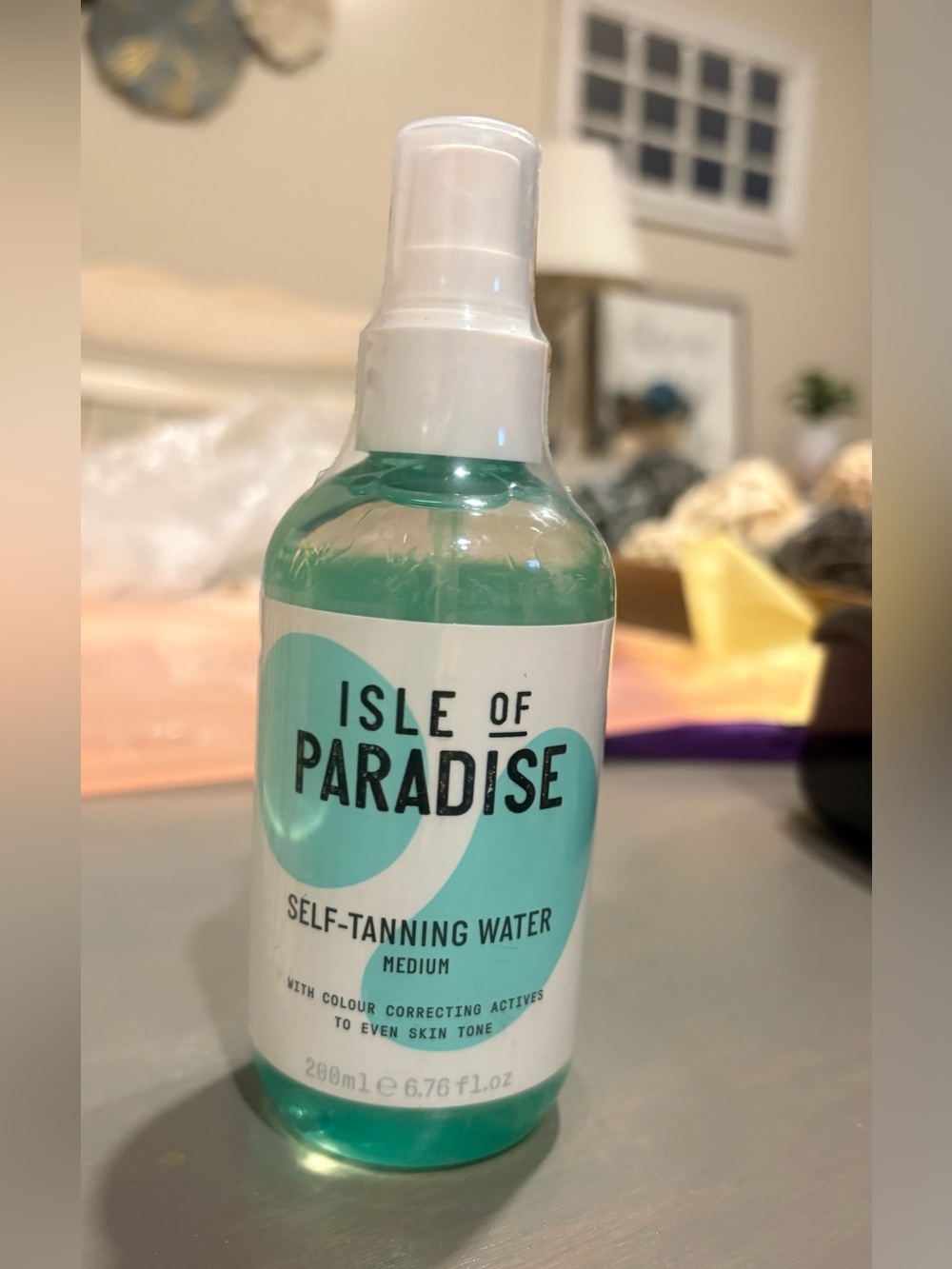 Isle of Paradise Medium Self-Tanning Water